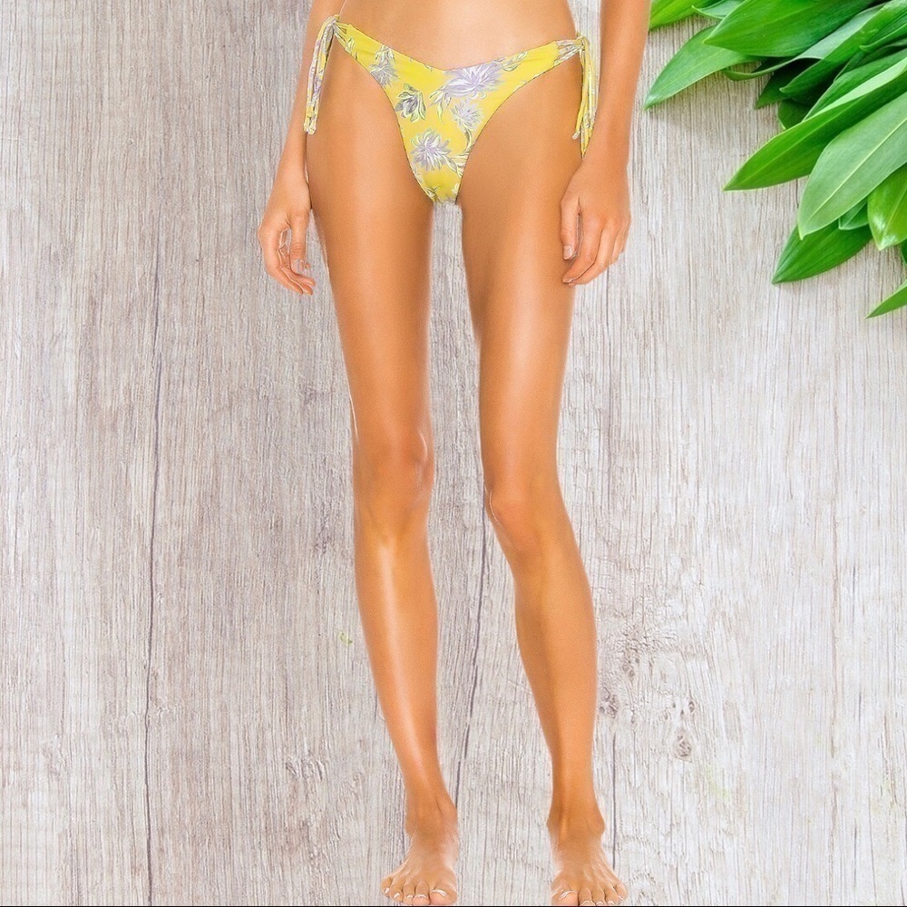 House of Harlow 1960 x REVOLVE Nora Bottom in Summer Lily XXS